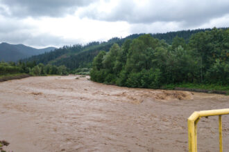 cod portocaliu si cod galben de inundatii in aproximativ 30 de judete din romania risc crescut de viituri in zonele montane 6842c591e8bc8