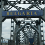Înghesuială pe drum: o coloană de 3 kilometri la ieșirea din România spre Bulgaria, cu restricții pe podul Prieteniei! 3 coloana de masini de 3 kilometri la iesirea din romania spre bulgaria restrictii de circulatie pe podul prieteniei 684e875d77516