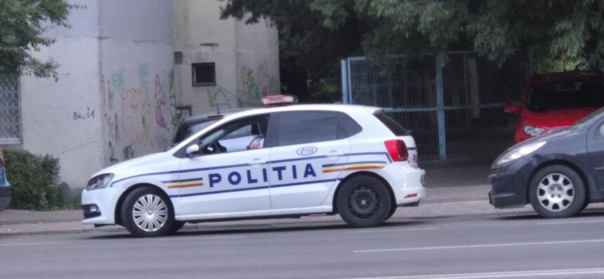 Constanța: Un agent de securitate surprins pe stradă cu arma în mână și sub influența alcoolului, sancționat de poliție 1 constanta un angajat al unei firme de securitate aflat in timpul serviciului filmat pe strada inarmat si baut identificat de politisti in amendat 68544e0fd10ef