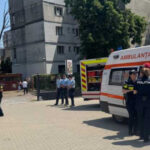 Incident tragic la un loc de joacă: Tavanul cedează, lăsând copii răniți, iar doi dintre ei necesită îngrijiri medicale. 3 copii raniti dupa ce tavanul unui loc de joaca s a prabusit doi dintre ei au ajuns la spital 6844485d797c1