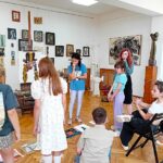 Atelier de Creativitate pentru Micii Artiști la Muzeul de Artă Constanța: Descoperiri Inspirate în Expoziția „60. Repere și Orizonturi” 3 creativitate la muzeul de arta constanta atelier pentru copii in cadrul expozitiei intitulate 60 repere si orizonturi 68545c2e596ba