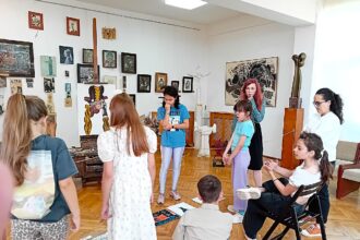 creativitate la muzeul de arta constanta atelier pentru copii in cadrul expozitiei intitulate 60 repere si orizonturi 68545c2e596ba