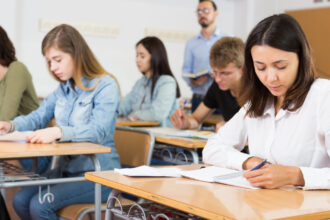 cum se calculeaza media la bacalaureat 2025 ce nota minima trebuie obtinuta la fiecare proba 6846a9027f7cf