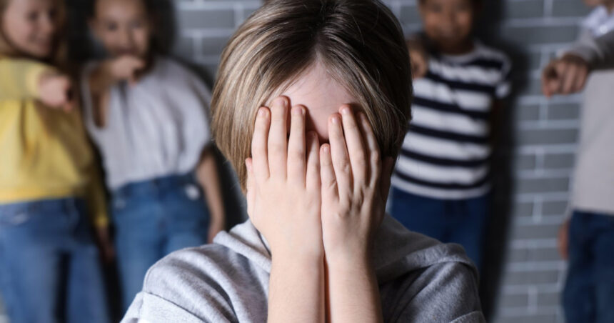 Daniel David: Monitorizarea în sălile de clasă și raportările anonime, soluții esențiale pentru prevenirea bullying-ului în instituțiile de învățământ 1 daniel david camere video in clase si sesizari anonime masuri cheie pentru combaterea bullyingului in scoli 6856a846dc8ab