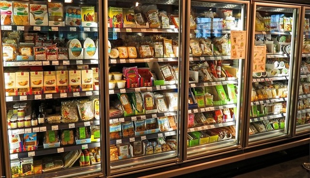 Alimentele de bază rămân la prețuri neschimbate: Continuarea restricțiilor asupra adaosului comercial! 1 decizie alimente inca la acelasi pret o noua prelungire a limitarii adaosului comercial la alimentele de baza confirmare 685e8cbb3f9ac