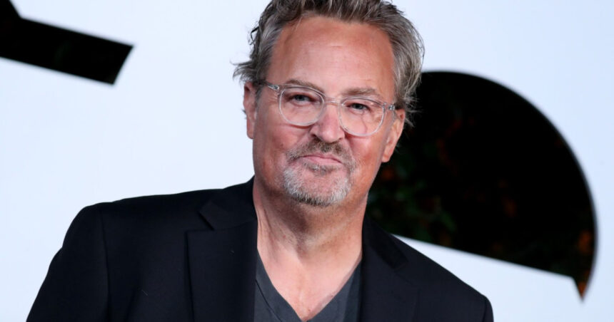 Medicii lui Matthew Perry au recunoscut faptele, riscând o pedeapsă de până la 40 de ani de detenție! 1 doctorul lui matthew perry a pledat vinovat si ar putea primi pana la 40 de ani de inchisoare 685e8d69046e2