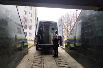 doi barbati din constanta si o femeie din tulcea urmariti international adusi in tara de politisti iata ce infractiuni au comis 6843f330d099a