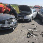 Accident pe DN 19: Doi copii și doi adulți, răniți în coliziunea a patru automobile, transportați la spital 2 doi copii si doi adulti au fost transportati la spital dupa un accident pe dn 19 in care au fost implicate patru masini 685076ab44c97