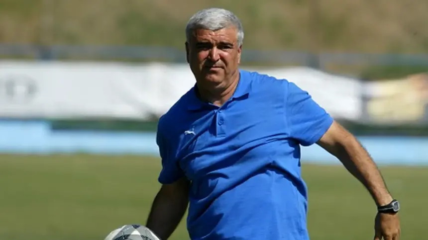 Tristețe în lumea fotbalului românesc! Vasile Mănăilă, fost star al Universității Craiova și Farul, a plecat dintre noi 1 doliu in fotbalul romanesc a murit vasile manaila fost jucator la universitatea craiova si farul 6847f14fe79b1
