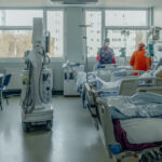 Investigațiile asupra deceselor suspecte de la Spitalul „Pantelimon”: Urmăriri penale pentru patru medici ATI, cu descinderi și percheziții în desfășurare. 2 dosarul deceselor suspecte de la spitalul pantelimon s a extins urmarirea penala fata de patru medici ati descinderi si perchezitii 68418ccbc2f6c