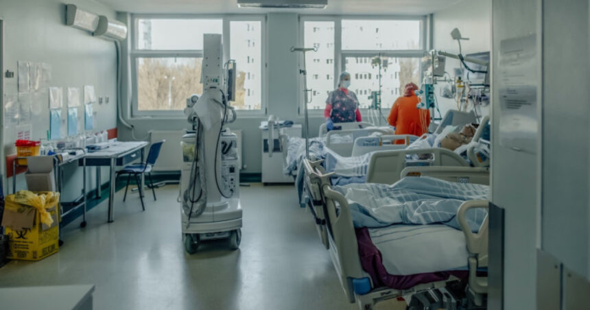 Investigațiile asupra deceselor suspecte de la Spitalul „Pantelimon”: Urmăriri penale pentru patru medici ATI, cu descinderi și percheziții în desfășurare. 1 dosarul deceselor suspecte de la spitalul pantelimon s a extins urmarirea penala fata de patru medici ati descinderi si perchezitii 68418ccbc2f6c