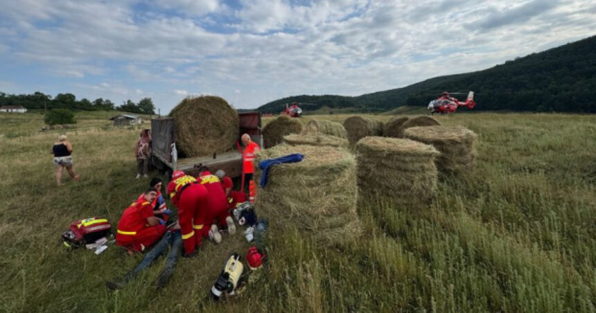 Intervenție dramatică: Două elicoptere SMURD mobilizate pentru un bărbat decedat sub greutatea unui balot de paie 1 doua elicoptere smurd chemate pentru un barbat care a murit dupa ce a cazut peste el un balot de paie 685304900a7b6