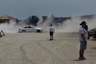 drifturi pe plaja la constanta ce amenda a primit un barbat care a intrat cu masina pe nisip video 684d4ae95414d