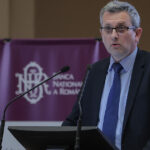 Șeful economiștilor de la BNR trage un semnal de alarmă privind măsurile fiscale pe care Guvernul ar fi trebuit să le adopte. „Patru principii ignorate” 2 economistul sef al bnr avertizeaza asupra prudentei fiscale pe care ar fi trebuit sa o aplice guvernul patru principii incalcate 68403d8be10c6