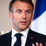 Emmanuel Macron își exprimă îngrijorarea față de dezordinea provocată de o posibilă schimbare de regim în Iran: „Cine crede că intervenția din Irak din 2003 a fost o alegere înțeleaptă?” 2 emmanuel macron se teme de haosul unei schimbari de regim in iran crede cineva ca ce s a facut in irak in 2003 a fost o idee buna 68525838e4248