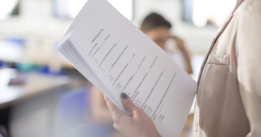 Provocările Matematice pentru Evaluarea Națională 2025: Ce a pregătit Ministerul Educației pentru elevii de clasa a VIII-a? 1 evaluarea nationala 2025 subiectele la matematica publicate de ministerul educatiei ce au avut de rezolvat elevii de clasa a viii a 685beae9e3b65