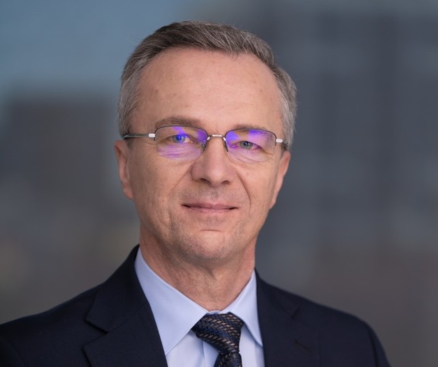BCR Pensii își deschide portofelul: investiția în fondul CEECAT pentru preluarea retailerului La Cocoș de către mogulii Lidl și Kaufland 1 exclusiv cat a investit bcr pensii in fondul ceecat parte a viitoarei preluari a retailerului la cocos de catre proprietarul lidl si kaufland 685dc35fa2cd8