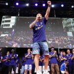 Daniel Paraschiv povestește despre idolul său de 41 de ani, coleg de echipă în Spania: „Am ajuns alături de un mit pe care-l admiram din vremea când juca la Arsenal” 3 exclusiv daniel paraschiv despre legenda de 41 de ani alaturi de care joaca in spania am ajuns langa un idol il urmaream de la arsenal 685cfbb29aa43