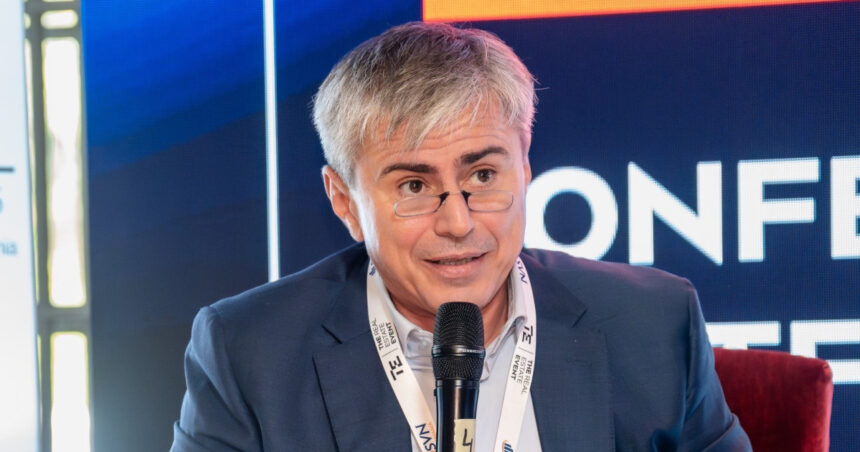 Gabriel Biriș, specialist în fiscalitate, explică taxarea inversă: „Instalezi un robinet și sigilezi conducta pe care hoții au perforat-o” 1 exclusiv expertul in fiscalitate gabriel biris despre taxarea inversa pui un robinet si inchizi conducta la care au dat gauri hotii 6846eed1b28a3