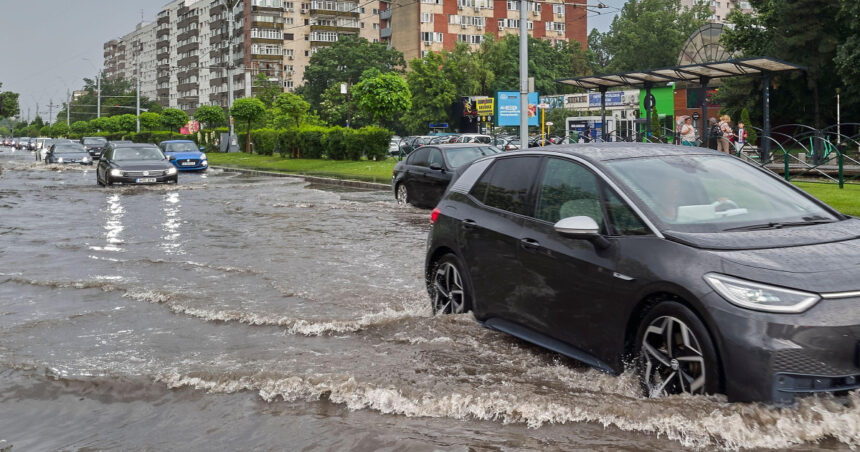 Furtuna devastatoare din Capitală: un avertisment despre schimbările climatice. Roxana Bojariu avertizează: „Ploile nu vor dispărea”. Ce ne așteaptă în săptămâna următoare? 1 exclusiv furtuna care a inundat capitala semn al schimbarilor climatice roxana bojariu nu vom scapa de ploi ce urmeaza saptamana viitoare 68485ff32a412