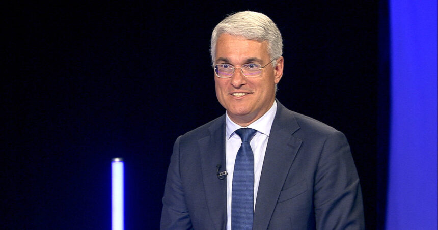 Legea salariilor ar putea să intre în vigoare abia anul următor. Dragoș Pîslaru: „Progresele sunt minime până în prezent” 1 exclusiv legea salarizarii ar putea fi aplicata abia anul viitor dragos pislaru nu s a lucrat mare lucru pana acum 685c267546a07
