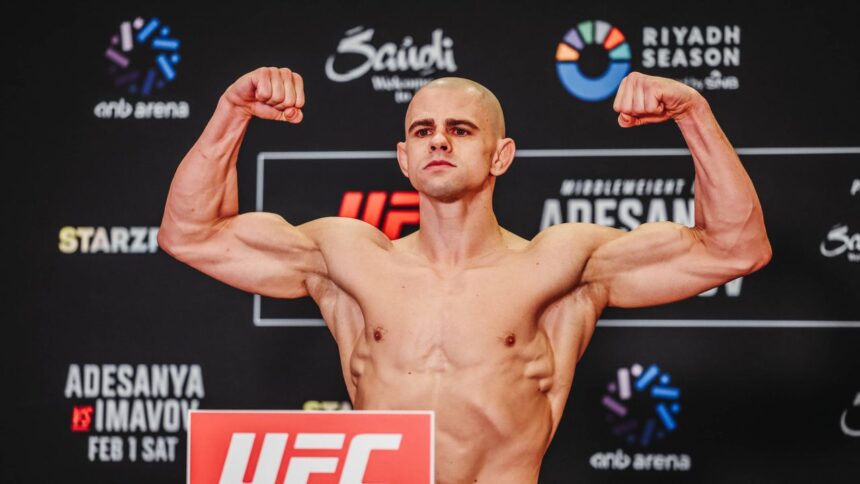 Bogdan Grad, românul care sparge gheața la UFC Baku, în premieră pe VOYO, de la 22:00. "Dana White mi-a oferit un sprijin imens" 1 exclusiv romanul bogdan grad deschide cardul ufc baku exclusiv pe voyo de la 2200 dana white m a ajutat foarte mult 6856aa23caf67