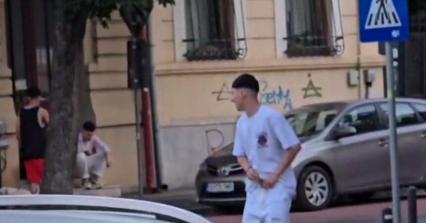 Tineri sub asediu după parada Bucharest Pride: O tânără a fost amenințată cu un briceag, dar a reușit să-și dezarmeze atacatorul. 1 exclusiv tineri atacati dupa marsul bucharest pride o fata a fost amenintata cu un briceag dar a reusit sa il dezarmeze pe agresor 68459d7b1f3ba