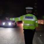 Fiul fostei primărițe din Ion Corvin, surprins din nou la volan sub influența alcoolului, deși permisul său este suspendat. Tânărul a fost arestat pentru 24 de ore. 3 fiul fostei primarite din ion corvin prins din nou beat la volan desi are permisul anulat tanarul a fost retinut pentru 24 de ore 684695f7bf5fd