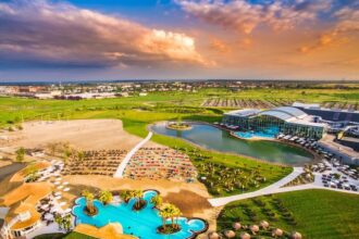 fondul de private equity cvc a intrat intr un joint venture cu therme group tranzactie de 1 miliard de euro care va implica si dezvoltarea complexului din romania 6851d7b1285f3