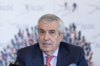 fostul premier calin popescu tariceanu achitat definitiv in dosarul in care a fost acuzat ca a luat mita 800 000 de dolari 683e0fc6eb698