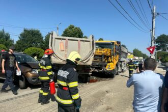 foto accident grav in mihail kogalniceanu sunt implicate doua camioane si 3 masini dintre care una a mai traficul este blocat 685113dc7e830