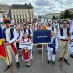 Româncuța din Cumpăna a adus tradițiile dobrogeană în lumina reflectoarelor la Festivalul Internațional de Muzică și Folclor din București! 2 foto ansamblul folcloric romancuta din cumpana a reprezentat dobrogea la festivalul international muzici si traditii in bucuresti 6857af125056f