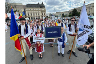 foto ansamblul folcloric romancuta din cumpana a reprezentat dobrogea la festivalul international muzici si traditii in bucuresti 6857af125056f