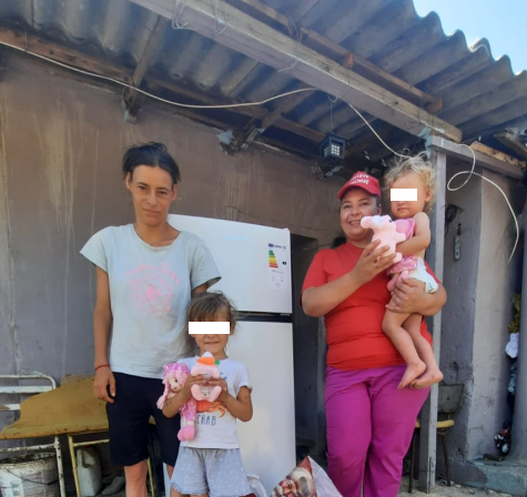 Asociația Suflete Deschise și SC Arimex Comexim 2000 SRL au răspândit zâmbete în căminele a numeroase familii din județul Constanța 1 foto asociatia suflete deschise si sc arimex comexim 2000 srl au adus bucurie in casele mai multor familii din judetul constanta 685d68e597881
