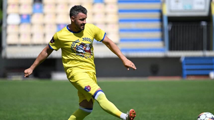 Constantin Budescu revine în acțiune! Detalii despre partida jucătorului de 36 de ani 1 foto constantin budescu din nou pe teren meciul in care a evoluat jucatorul de 36 de ani 6856d0cdb0f32