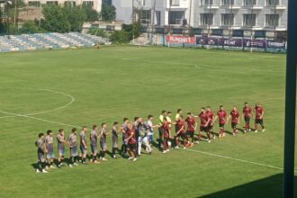 foto echipa de 4 ori campioana a romaniei care a eliminat o pe ac milan ingropata inca un sezon in liga 5 a comis o acasa in meciul decisiv 684fda6bb797b