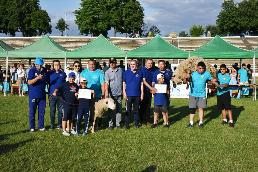 Luptele Tătărești de la Medgidia: Tinerii învingători ai competiției de Kureș! 1 foto ei sunt castigatorii competitiei de kures de la medgidia zeci de tineri au participat la traditionalele lupte tataresti 6857a4661a3d8