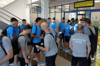 foto exclusiv universitatea craiova a plecat in cantonamentul din austria anuntul facut de olteni 685833f00517e