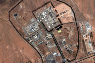 foto imagini din satelit confirma distrugeri majore in iran la reactorul cu apa grea de la arak 6854e9a45ae4c