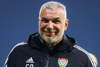 foto milionarul olaroiu fanul unor incaltari revolutionare fotografia care l a dat de gol 683c56bd875e3