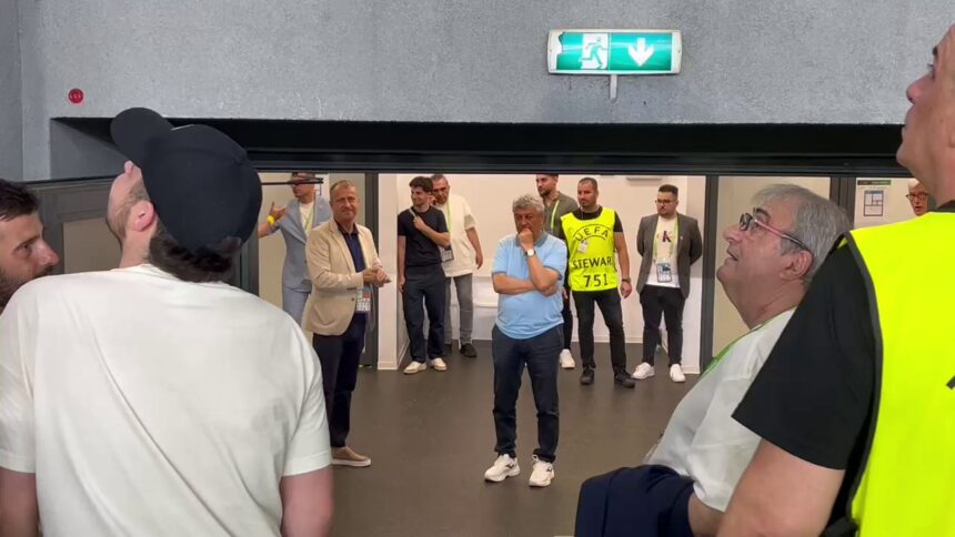 Mircea Lucescu a făcut o incursiune rapidă în vestiarul naționalei U19 după ce România s-a calificat în semifinale la EURO: mesajul său pentru jucători 1 foto mircea lucescu s a dus glont in vestiarul tricolorilor dupa calificarea romaniei in semifinalele euro u19 ce le a transmis 6854661304c6b