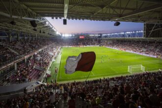 foto nebunie in giulesti pentru finala euro u19 cozi uriase la portile de acces pentru spania tarile de jos 685d8b7fb7073