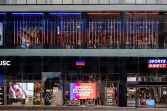 foto nou gigant in romania cel mai mare retailer sportiv din marea britanie detinut de miliardarul mike ashley intra pe piata locala dupa multi ani de asteptare confirmare 685a6d4300f41
