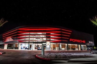 foto porsche opreste investitiile in showroom urile ultramoderne din motive financiare 683fd332e0083