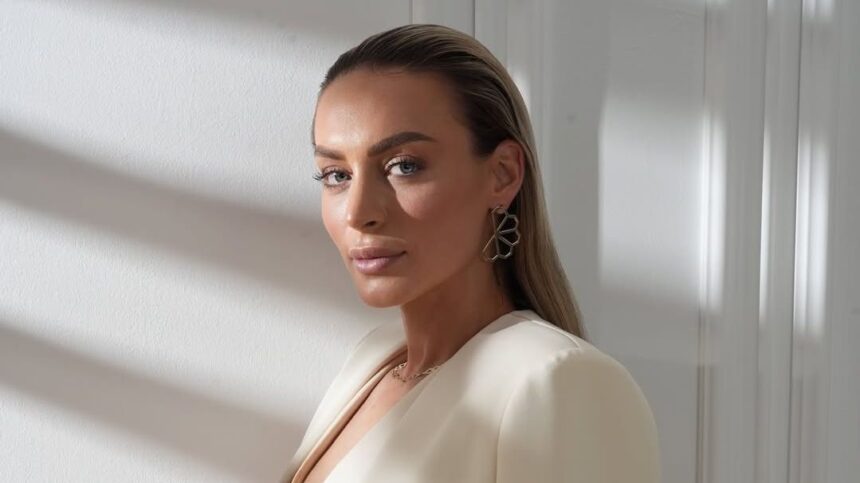 Wimbledon: Tricolorele au pătruns pe teren! Primele jucătoare românce avansează în runda a doua preliminară. Care sunt șansele ca România să fie bine reprezentată la All England Club? 1 foto s a spart gheata la wimbledon primele tricolore calificate in turul 2 preliminar cate reprezentante poate avea romania la all england club 685addf118b73