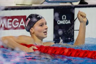 foto summer is magic canadianca summer mcintosh record mondial la 200 m mixt 6847f8ae43252