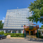 Întâlnire cu istoria: Hotelul din Mamaia, simbol al bufetului suedez, dispare complet! 2 foto surpriza reper din mamaia demolat complet hotelul care a adus pentru prima data pe litoral bufetul suedez 684f464db45c1