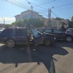 Coliziune pe străzile Zorelelor și Unirii din Constanța: Două mașini implicate într-un accident rutier 3 foto video accident rutier in constanta la intersectia strazilor zorelelor si unirii doua autoturisme s au cionit 6846f4df16e46