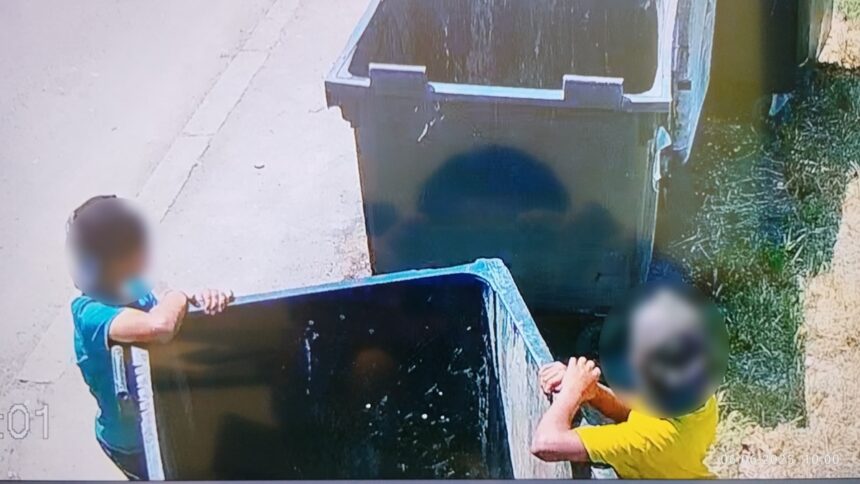 Imagini surprinzătoare din Constanța: Doi tineri au vandalizat camerele de supraveghere și au fost depistați datorită altor înregistrări! 1 foto video camere de supraveghere din constanta vandalizate de doi minori au fost identificati cu imaginile de pe o alta camera 684435b657b74
