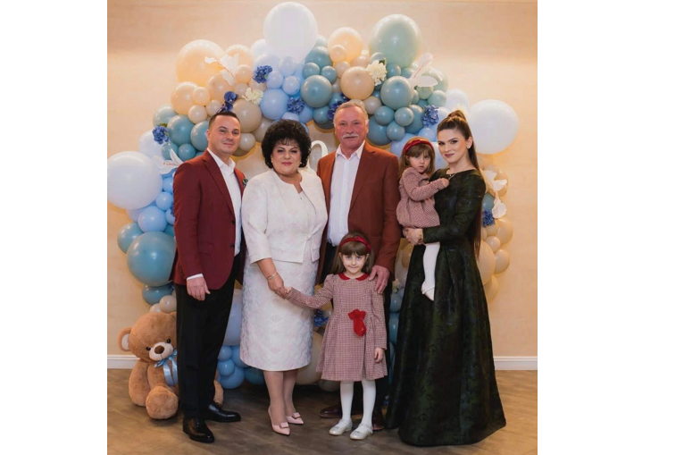 Sărbătoare memorabilă în familia primarului din Cumpăna, Mariana Gâju, la împlinirea a 45 de ani de căsnicie! 1 foto week end de sarbatoare in familia primarului comunei cumpana mariana gaju care celebreaza 45 de ani de casatorie 6845921474fea